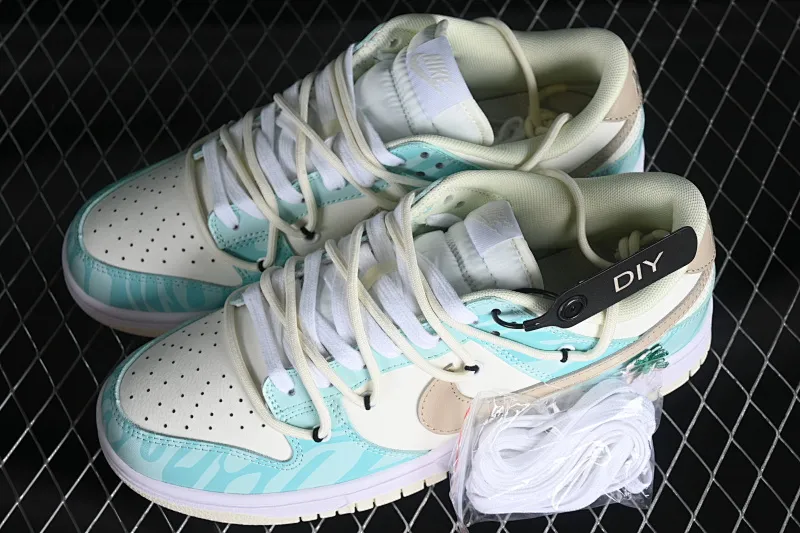 All categories Nk SB Dunk series Nk SB Dunk Low low-top sneakers Nk Dunk Low Retro Panda Prank Tiffany Green Four-leaf clover SB strap low-top casual sneakers DJ6188-100
